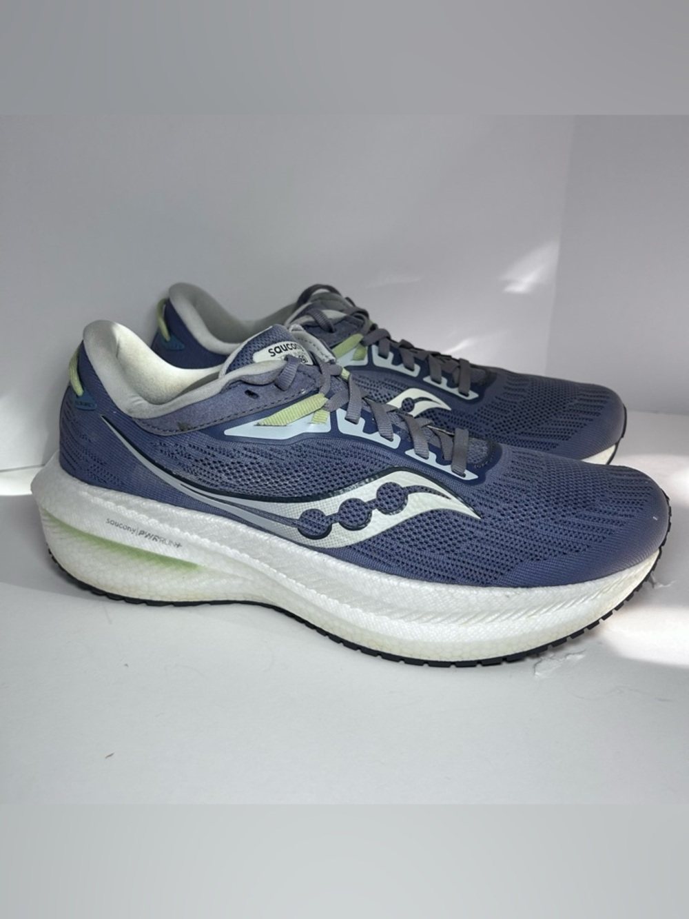 Saucony Women's Triumph 21 Running Shoes, Iris/Fern Size 10